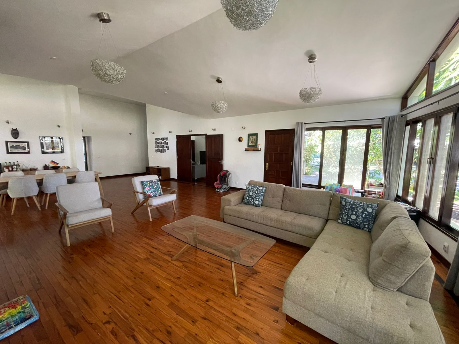 Arrenda-se Vivenda T4+1 Impecável no Condominio Park Miramar Por trás do Kaya Kwanga — Sommerschield II, Maputo