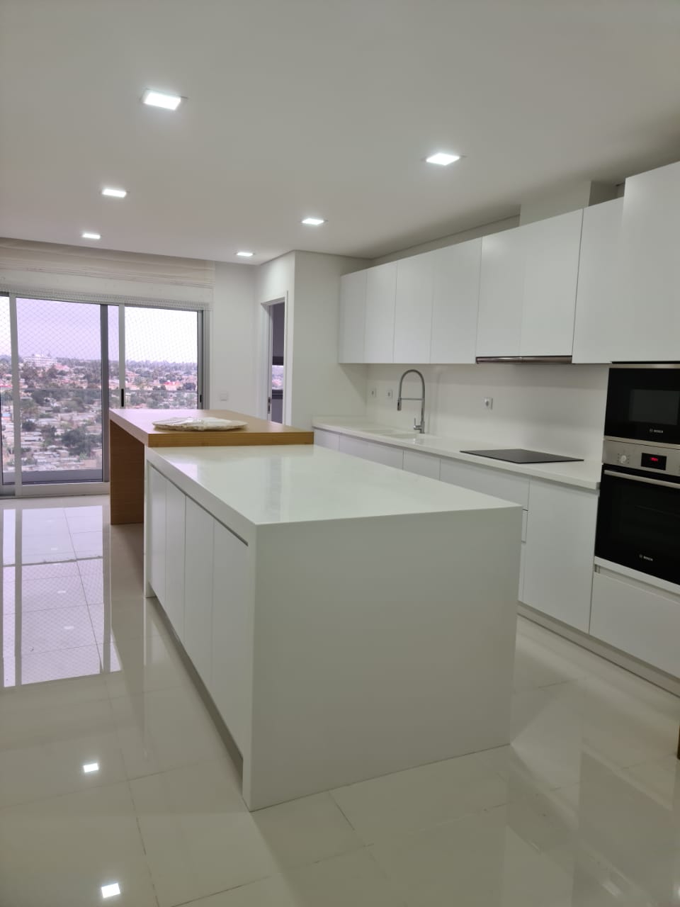 VENDE-SE LUXUOSA PENTHOUSE DUPLEX T5 COM ROOF TOP NO CONDOMINIO GOLF