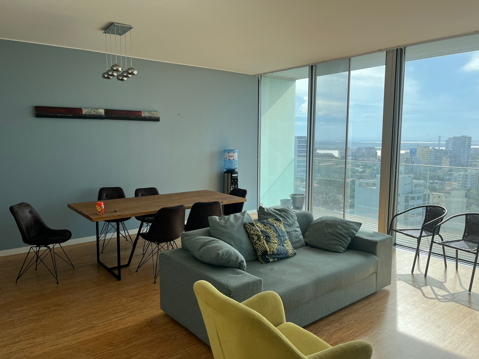 ARRENDA-SE LUXUOSO APARTAMENTO T2 MOBILADO NO PLATINUM ANDAR ALTO