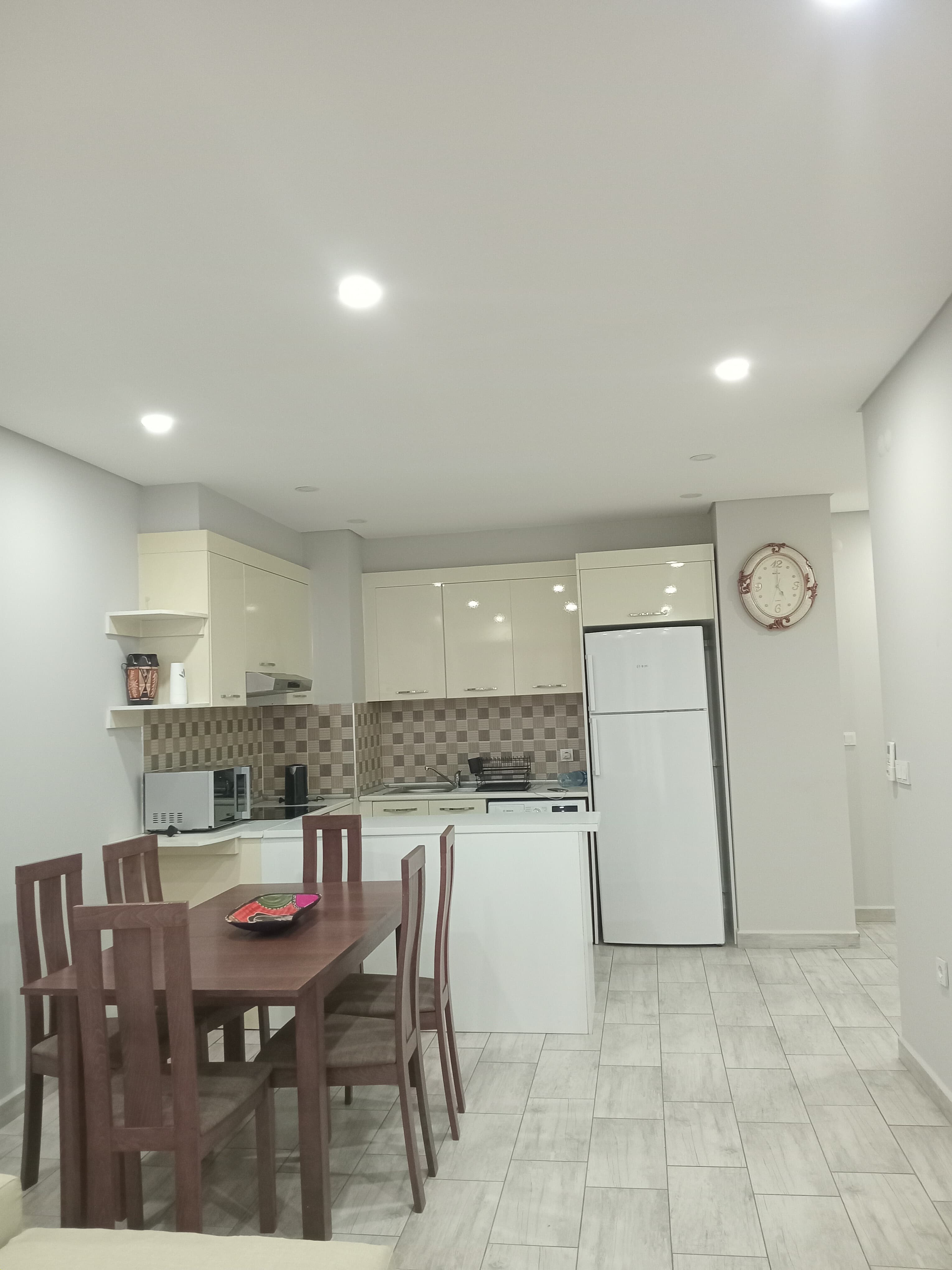 ARRENDA-SE belissimo apartamento T2 no condomínio Polana Plaza
