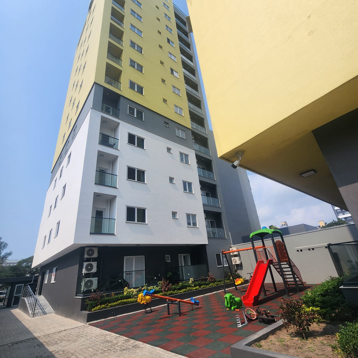 Arrenda-se apartamento t2 condominio 677 — Polana, Maputo